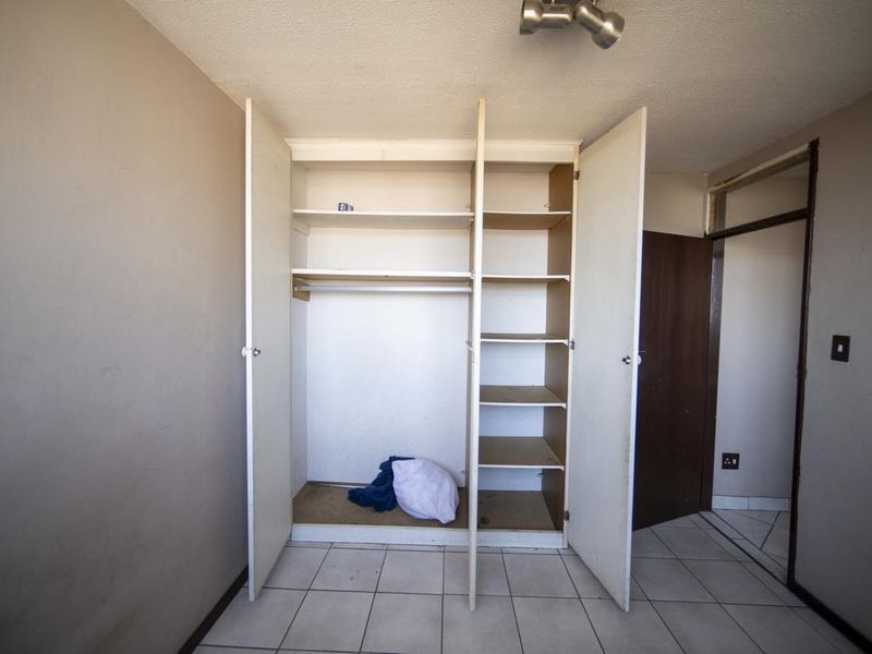 3 Bedroom Apartment - Photo 7