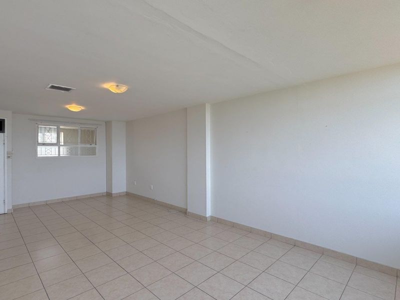 Stunning Apartment with beautiful sea views in Glenashley Heights – Share Block - Photo 5