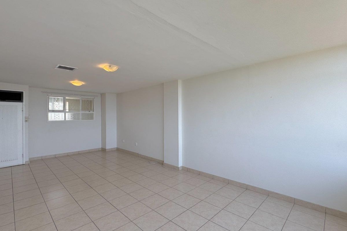 Stunning Apartment with beautiful sea views in Glenashley Heights – Share Block - Photo 5