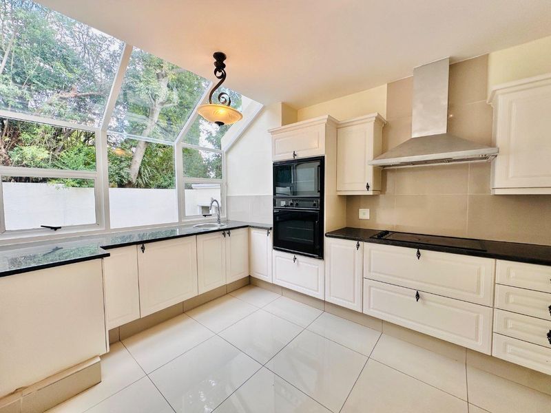 5 Bedroom House to Rent in Dainfern Golf Estate - Photo 5