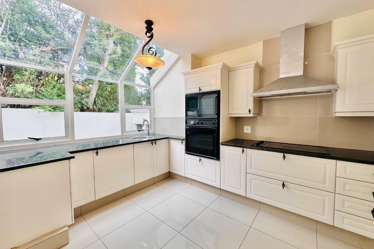 5 Bedroom House to Rent in Dainfern Golf Estate - Photo 5