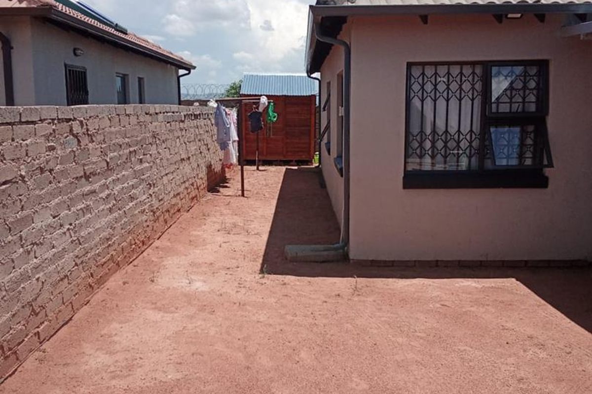 3 Bedroom House for Sale in Soshanguve East, Ext 3 - Photo 4