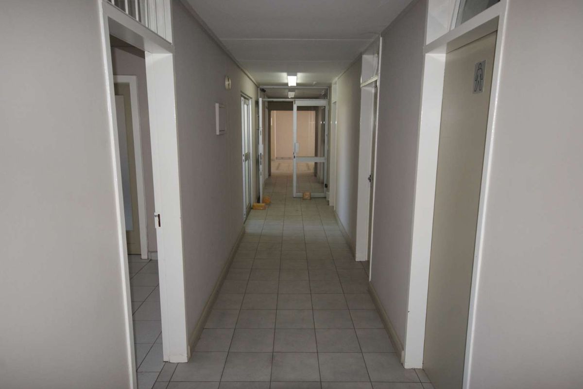 Spacious Office Accommodation - Photo 5