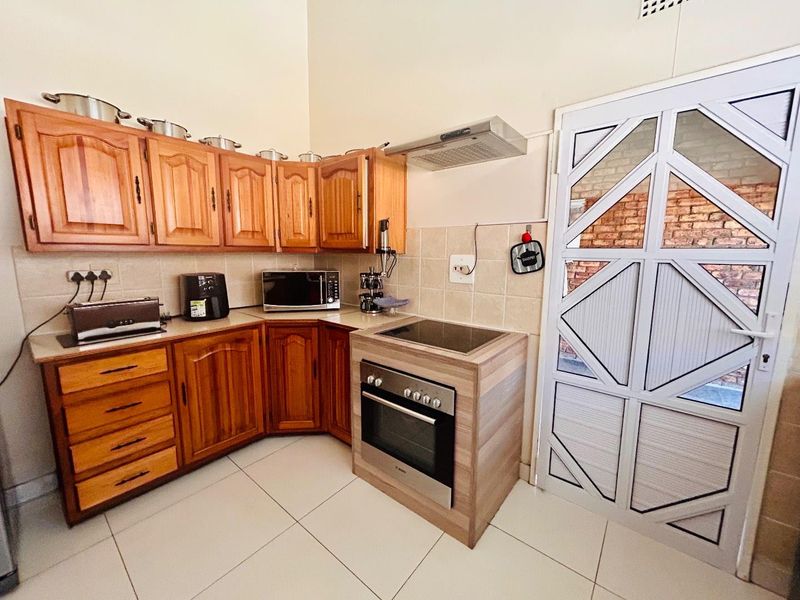 Beautiful newly renovated Townhouse for sale in the Centre of vryheid - Photo 3