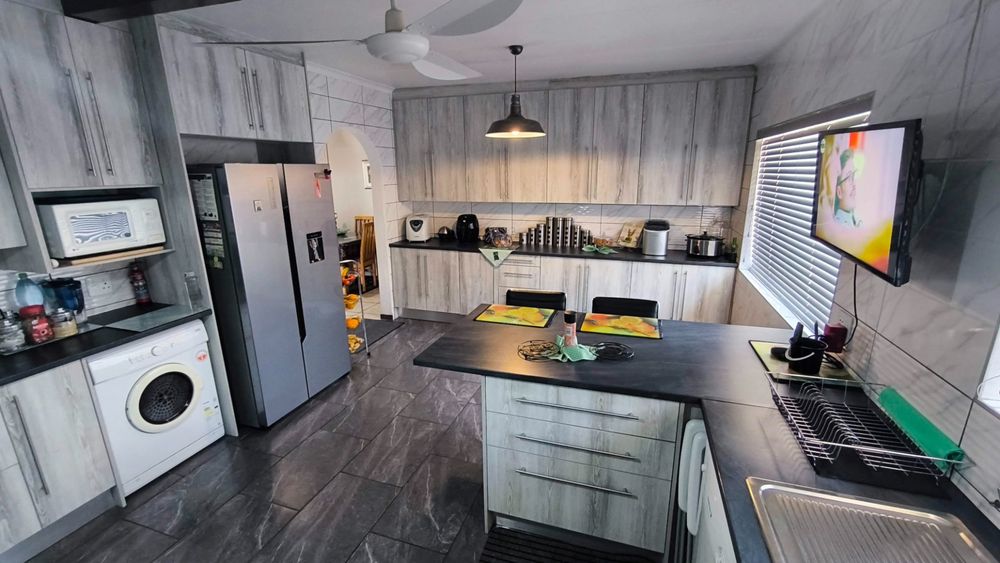 main kitchen (2)