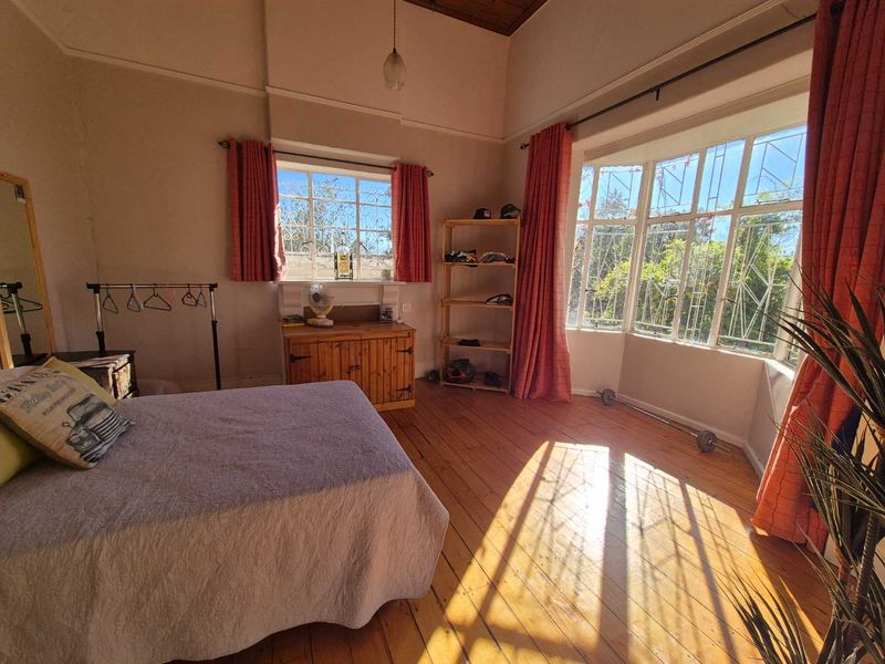 Historical home full of character and charm - Photo 6