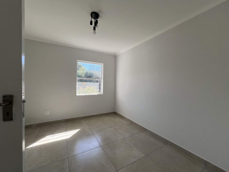 Private, Renovated and Ready - Photo 7