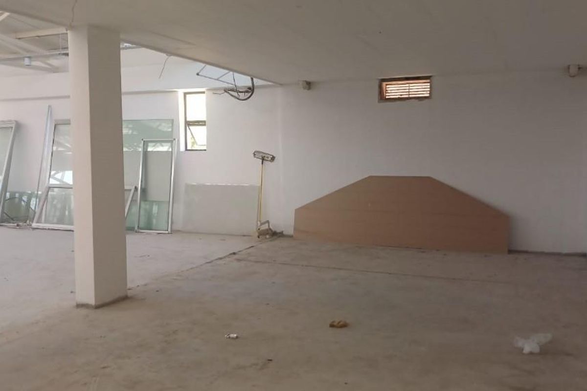 Office space in newly renovated Westlake Lifestyle centre - Photo 2