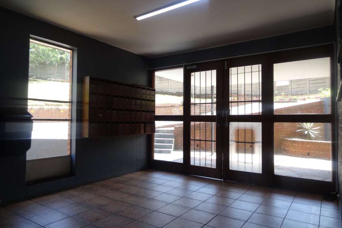 2.5 Bedroom Apartment for Sale - Photo 5