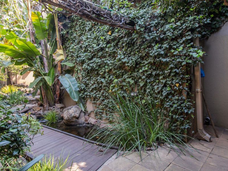 Stunning 5-Bedroom Home in Glenvista - Photo 4