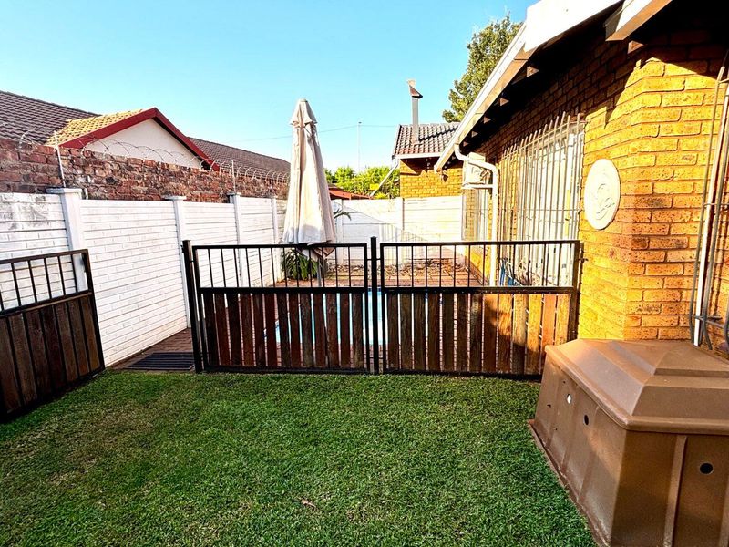 Ideal Starter Home: Space, Comfort & Opportunity Await. - Photo 6