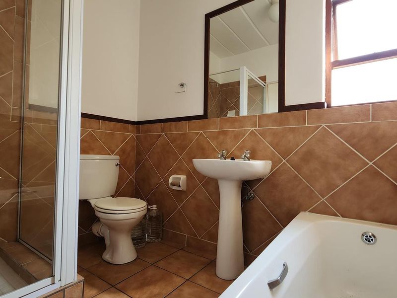 2 Bedroom Apartment to Rent in Via Positano - Photo 6