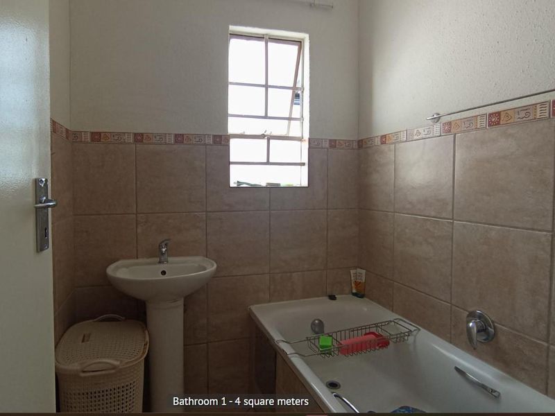 2 Bedroom, 1 Bathroom House for Sale in Andeon - Photo 7