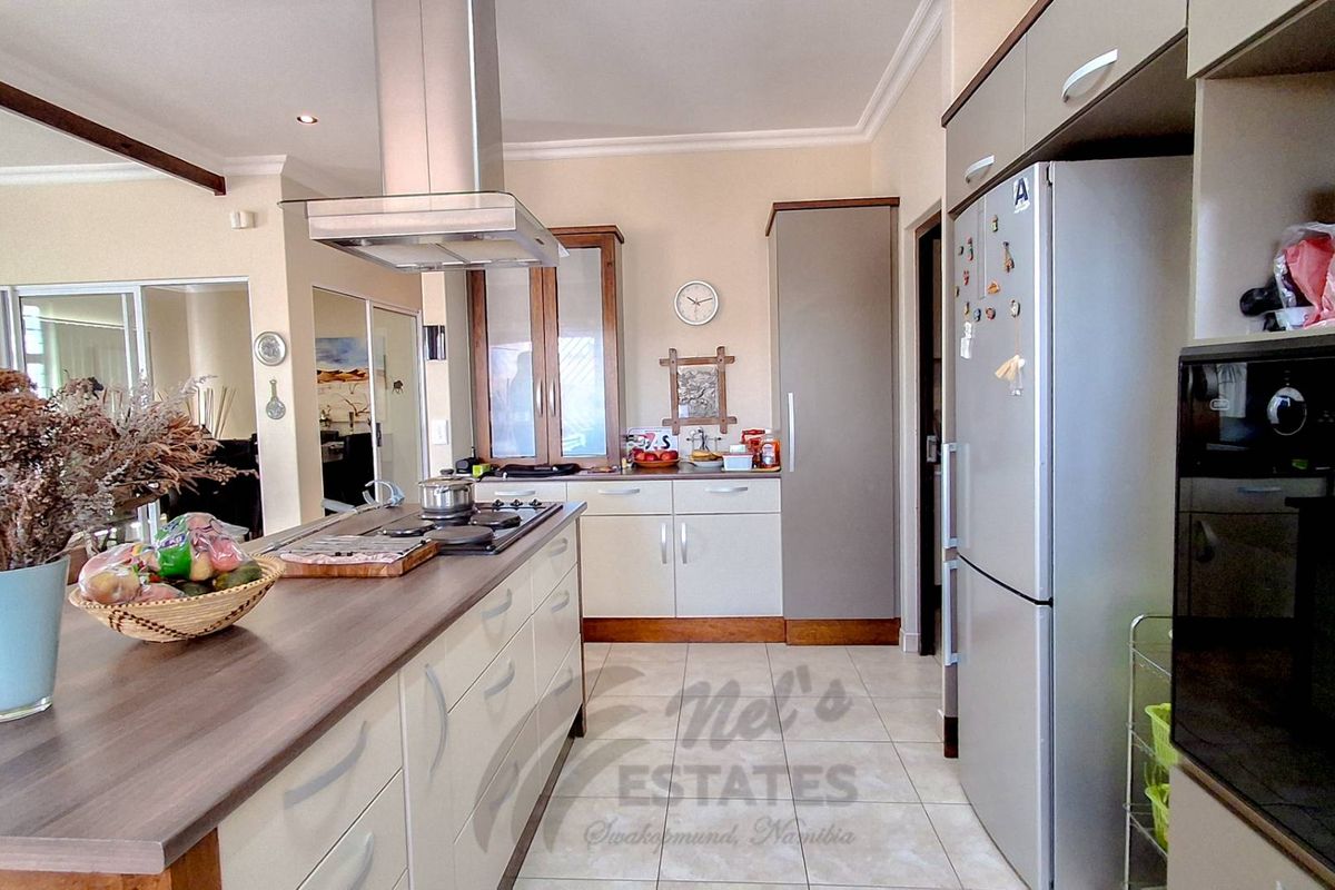 Furnished Home For Sale in Ocean View, Swakopmund - Photo 5