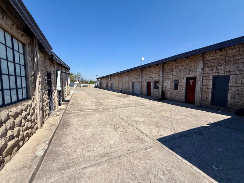 commercial property for sale in Vryheid - Photo 2