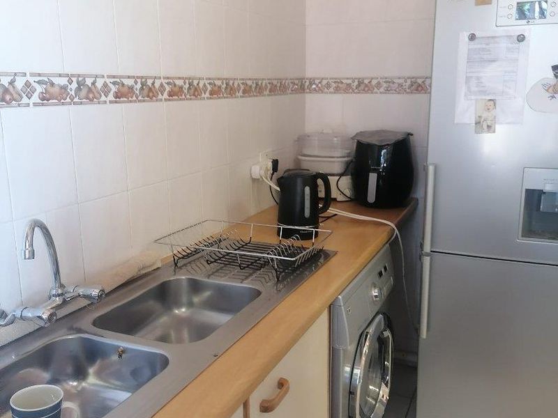 Beautiful face brick marvel awaits! - Photo 3