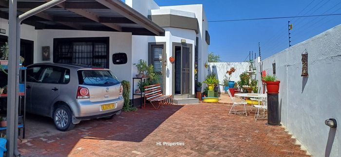 Property #2562607, Townhouse For Sale in Okahandja Central