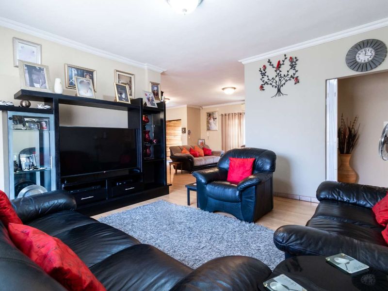 Magnificent back corner cluster in a sought after complex - Photo 10