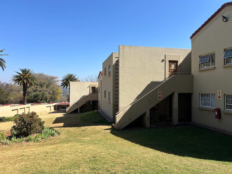 Prime Location! Wilbur Woods: Comfort & Convenience at Its Best - Photo 4