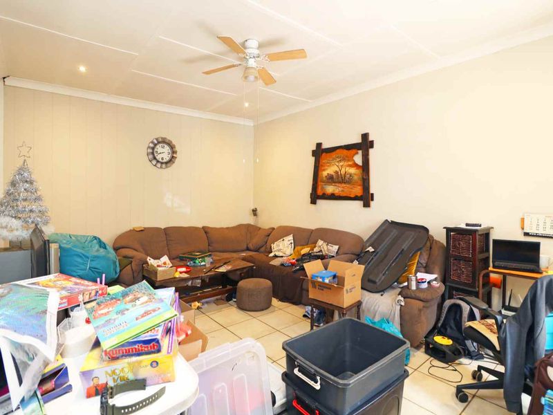 Home with an income opportunity - Photo 10