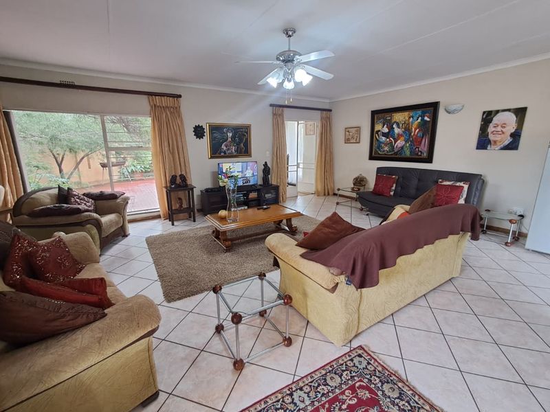 3 Bedroom House for Sale in Brackenhurst - Photo 8