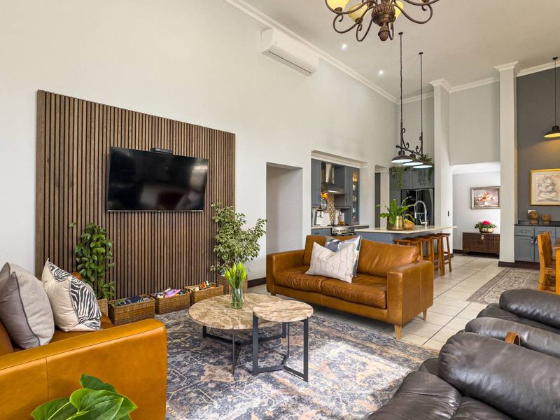 Exclusive Mandate - Single level charm in Midstream Hill - Photo 5