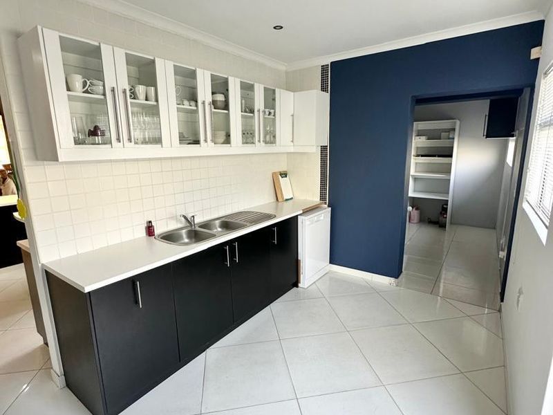 3 Bedrooms Furnished House To Rent in Ocean View - Photo 9