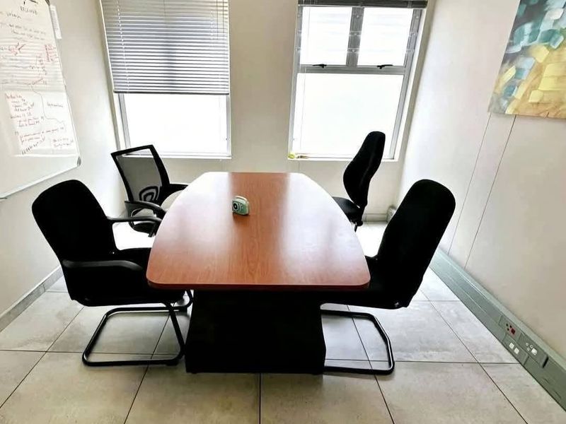 Modern & spacious single-level offices for sale in a complex with commercial and residential units. - Photo 2