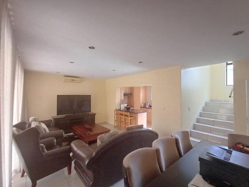 3-Bedroom Duplex in Prime Location - Photo 4