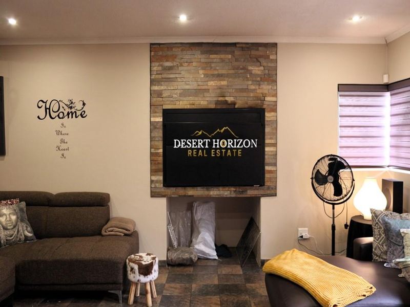 Walvis Bay ,Erongo | Beautiful spacious home with a flat - Photo 10