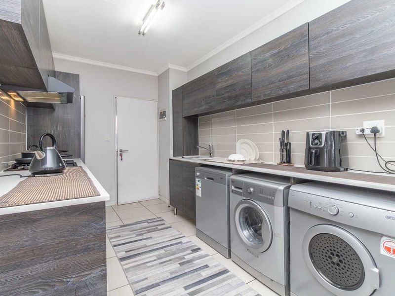 Immaculate condition and neat! - Photo 7