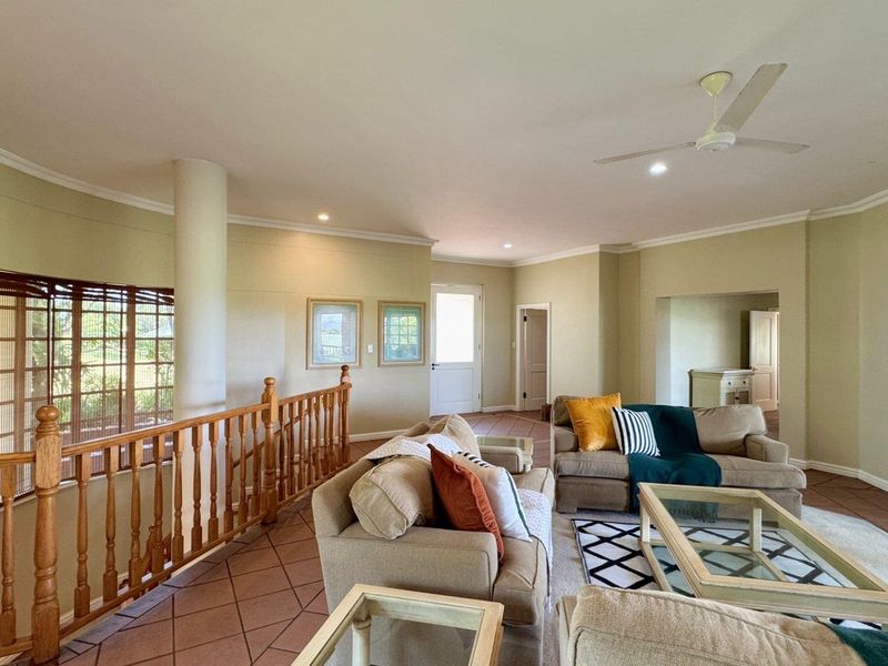 Beautifully appointed, 5 Bedroom home within a secure estate - Photo 6