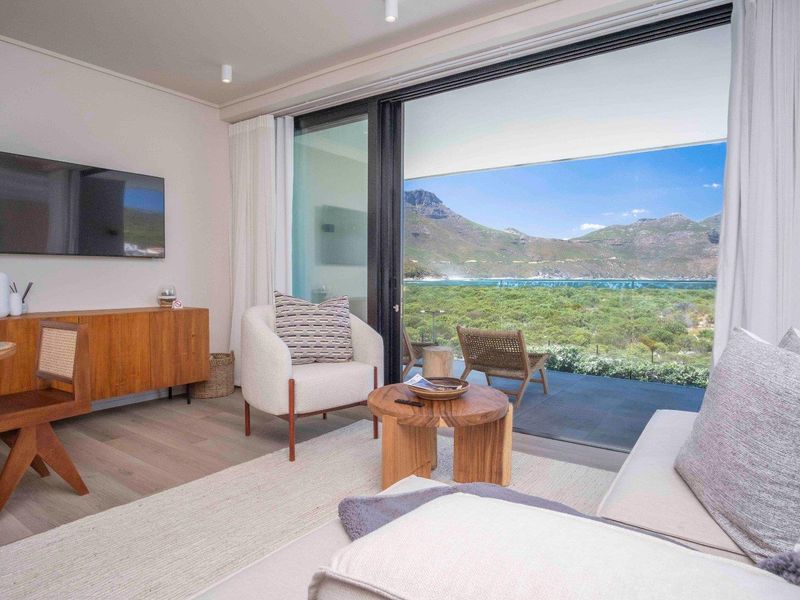 Luxury, Location and Lifestyle - Photo 2