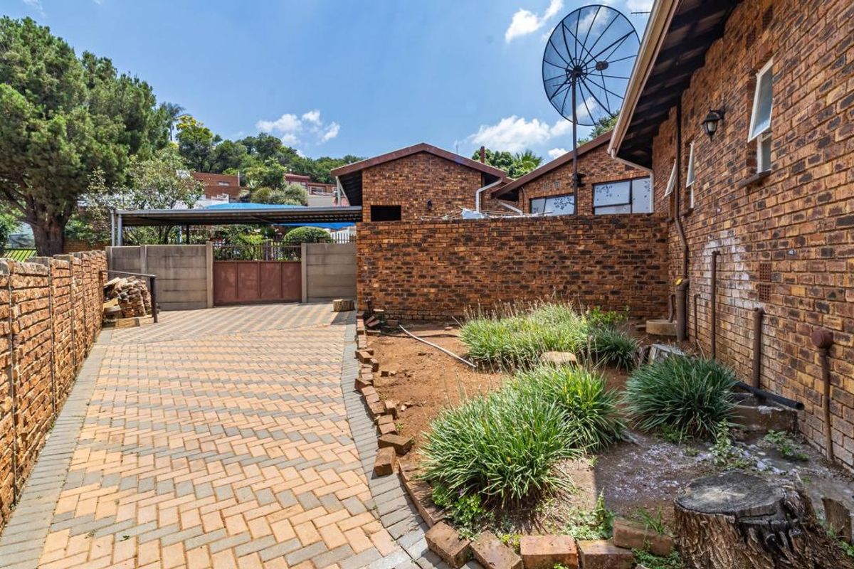 PERFECT FAMILY HOME!!!!!!! - Photo 4