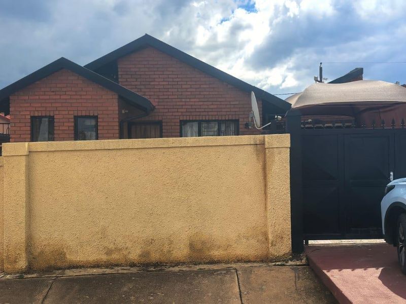 2 bedrooms Home for sale in Soshanguve WW - Photo 2