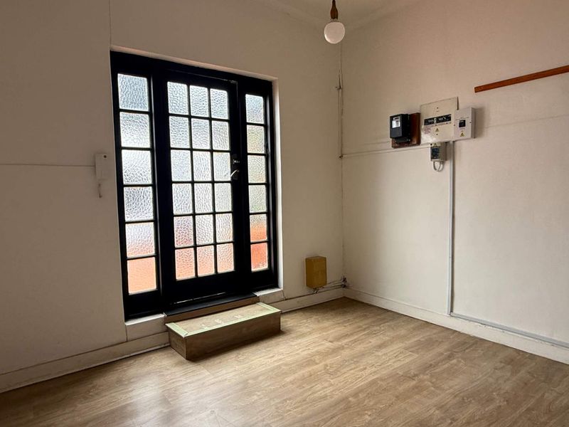 102m2 office to let in prime location - Photo 10