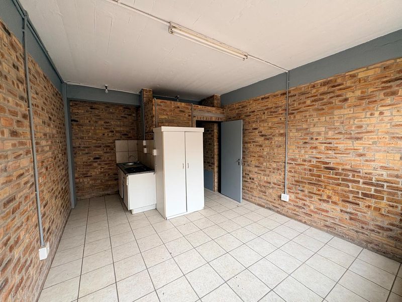 Batchelor pad delight - Photo 9