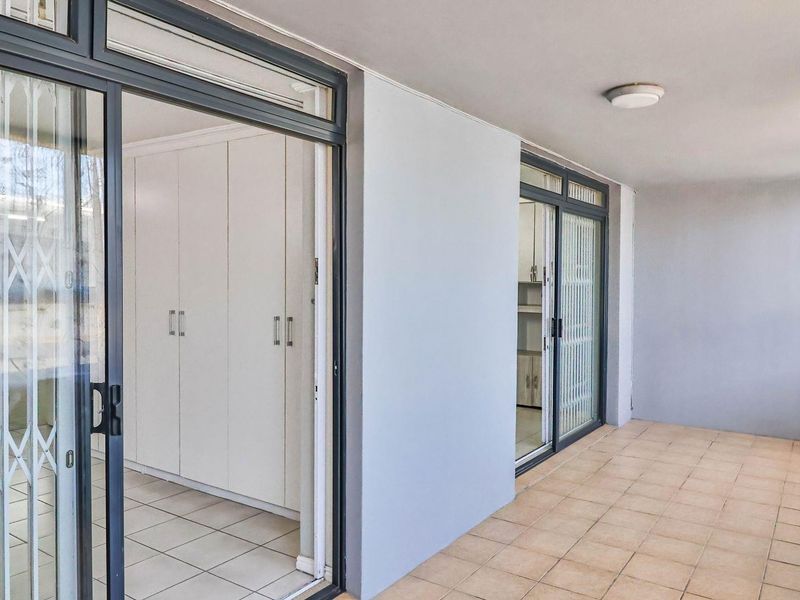 LESS IS MORE - Photo 10