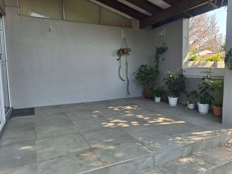 A GORGEOUS TWO BEDROOM RENOVATED SIMPLEX - Photo 9