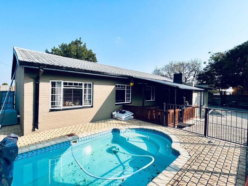 3 bedroom house with flatlet for sale in Vryheid - Photo 9