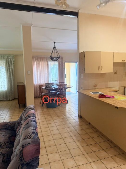 Property #2461335, House For Sale in Khomasdal