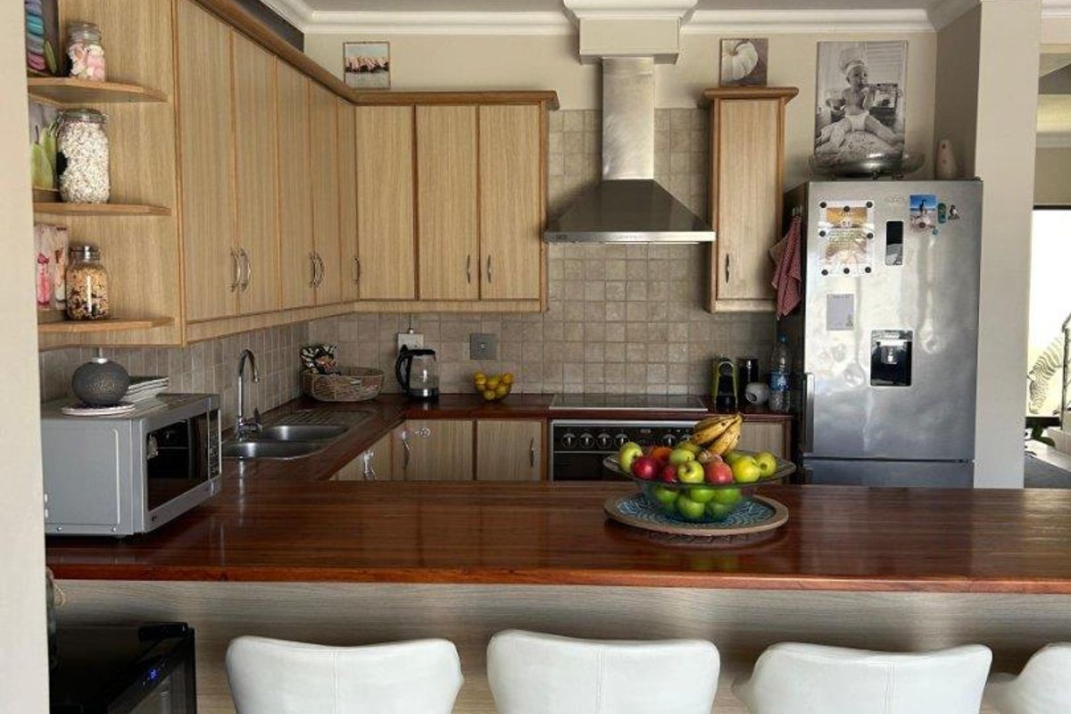 For Sale: Modern Double-Story Apartment at Dolphin Beach, Namibia - Photo 5