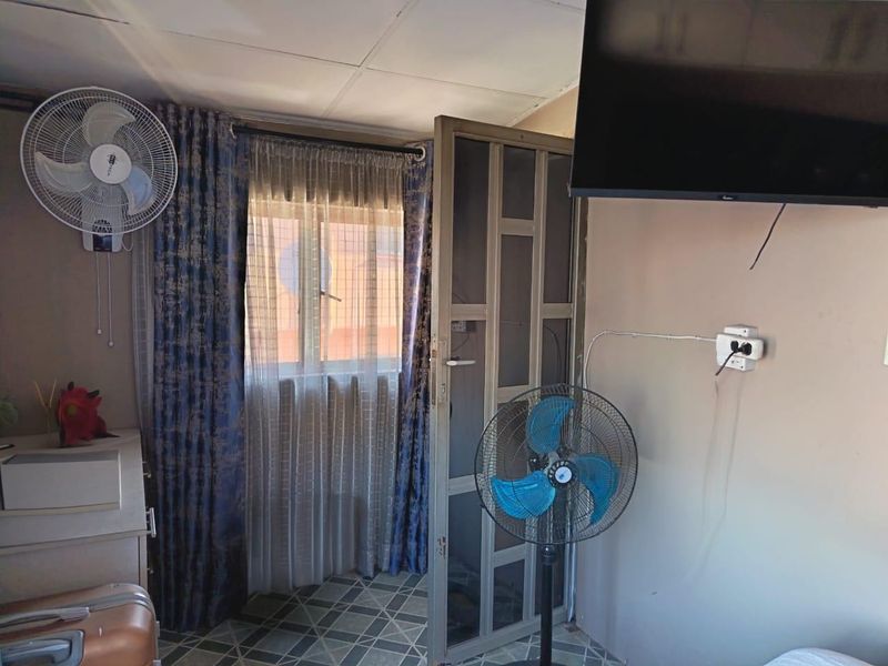 3 Bedroom House for sale in Motford - Photo 9