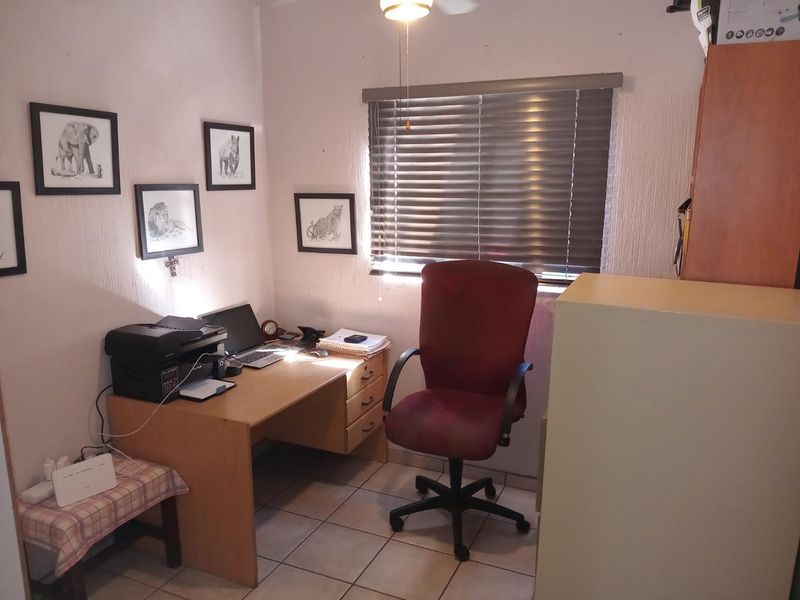 Spacious 3-Bedroom Apartment in Secure Complex (SOLE MANDATE) - Photo 6