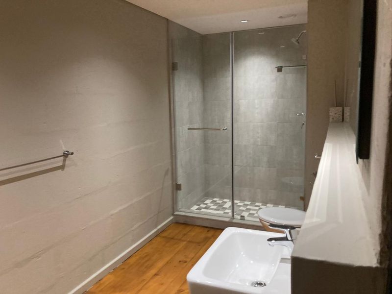 Stylish industrial Loft Apartment / spacious and low Levy - Photo 2