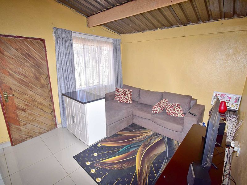 Well Priced Home - Photo 4