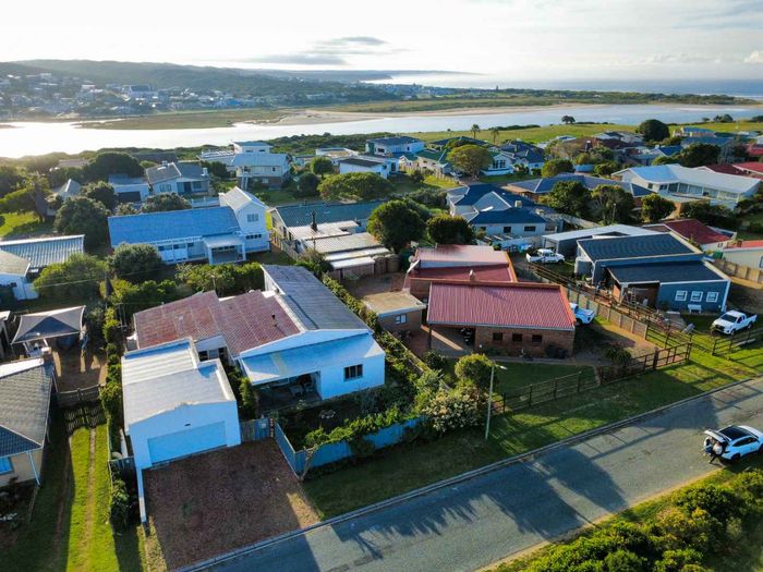 Property #2518311, House For Sale in Still Bay West