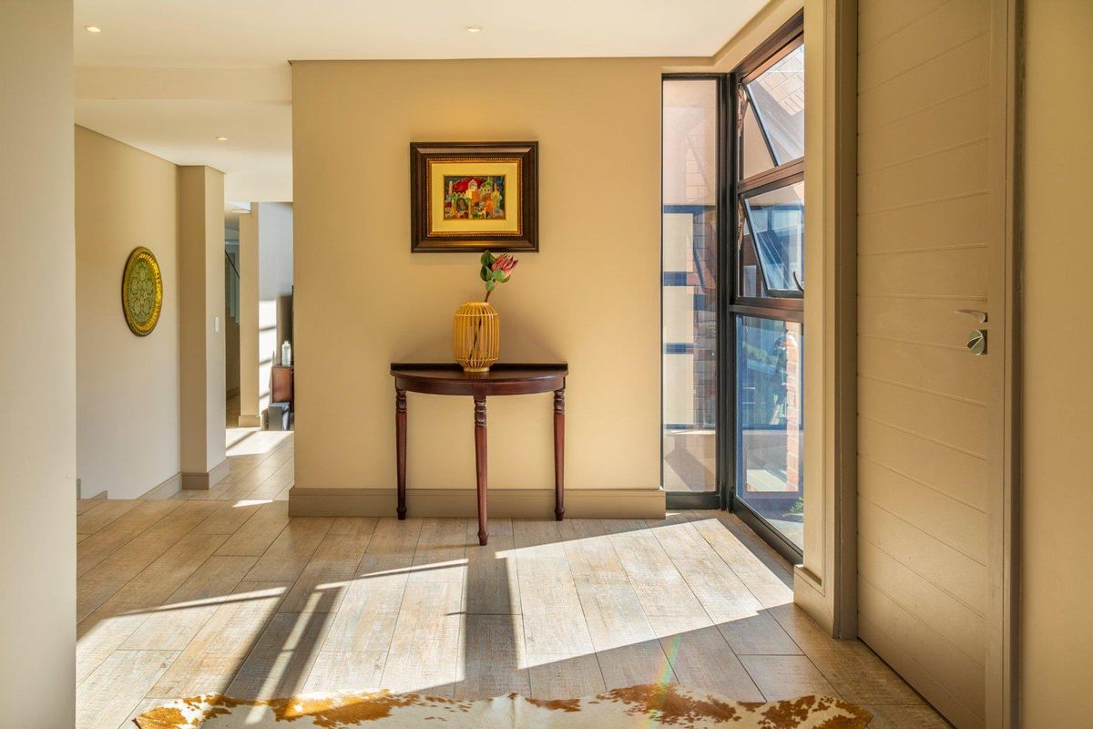 Modern Five Bedroom Home For Rental In Waterfall Country Estate. - Photo 3