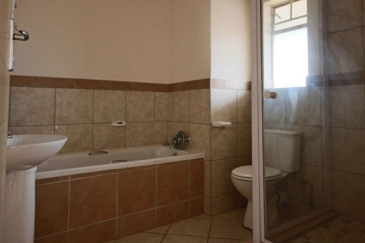 2 Bedroom Ground Floor Apartment. - Photo 5