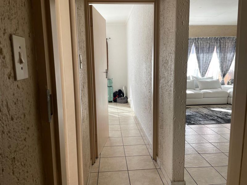 Beautiful 2 Bedroom Apartment for Sale - Photo 10